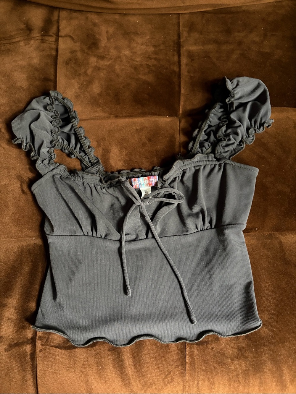 Urban Outfitters Black Tie-Front Puff Sleeve Crop Top - Picture 2 of 10